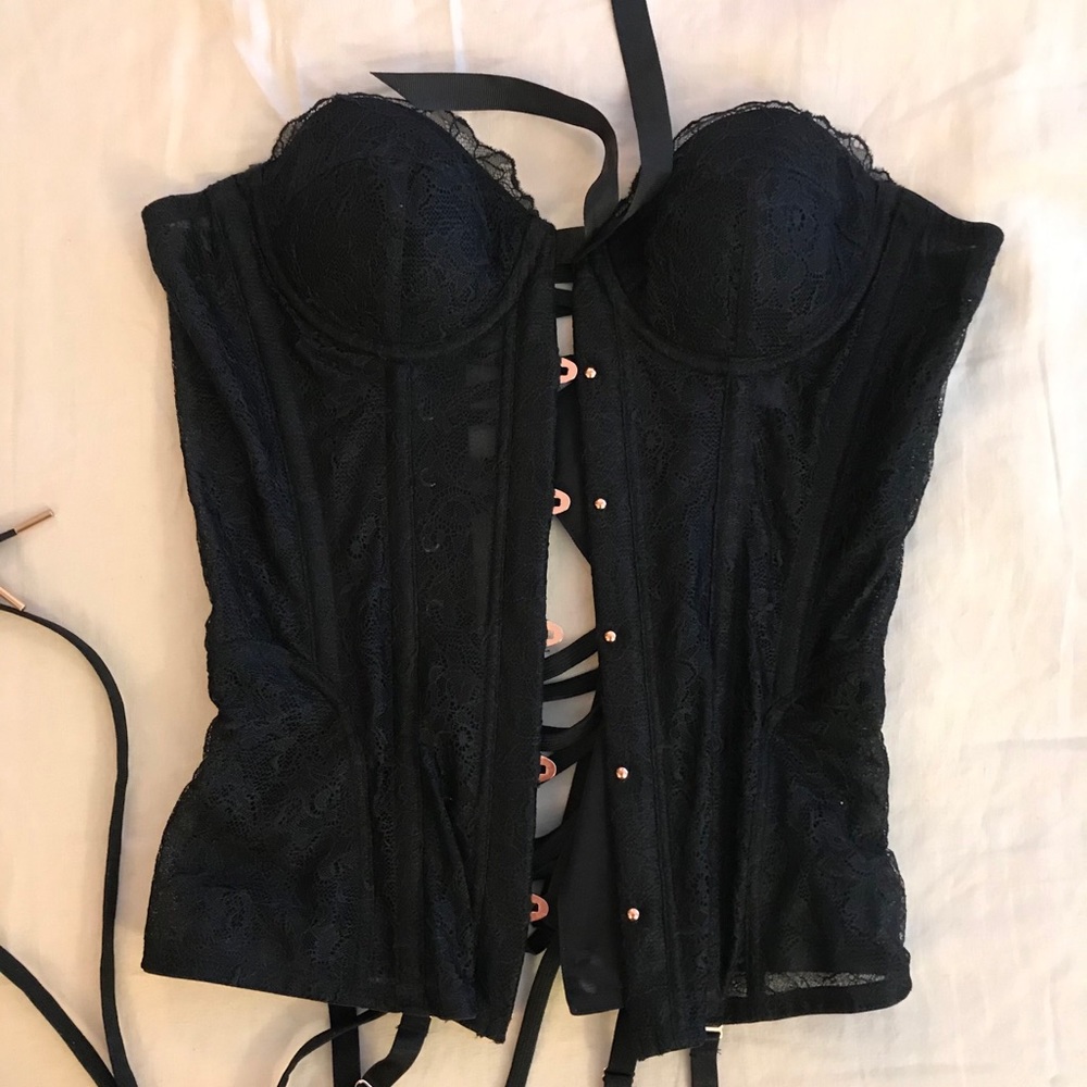 Savage X Fenty Embroidered Lace Corset